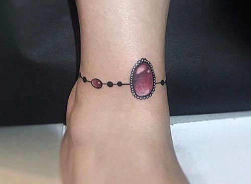 48 Meaningful Ankle Tattoo Ideas with Words and Flowers #henna #ankle # tattoo #anklets Ankle is the part … | Fußkettchen tattoo, Tattoo fußgelenk,  Fußknöchel tattoo