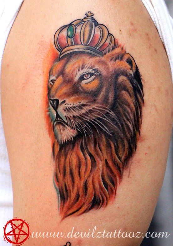 crown lion king color tattoo
