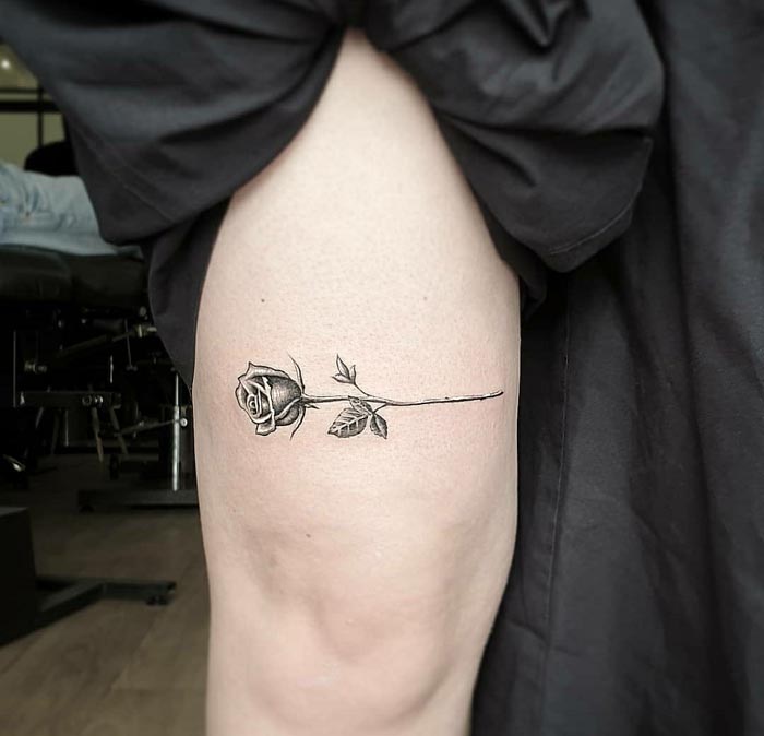 black rose tattoo design idea female leg thigh