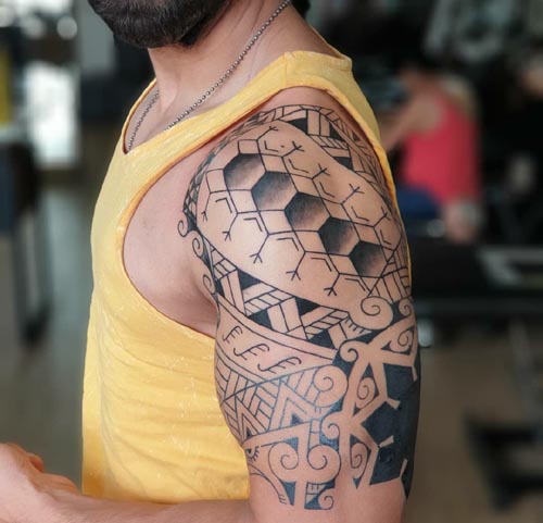 Small Shoulder Tattoos For Men Photos, Download The BEST Free Small Shoulder  Tattoos For Men Stock Photos & HD Images