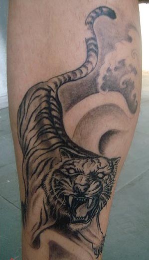 tiger black and gray leg tattoo