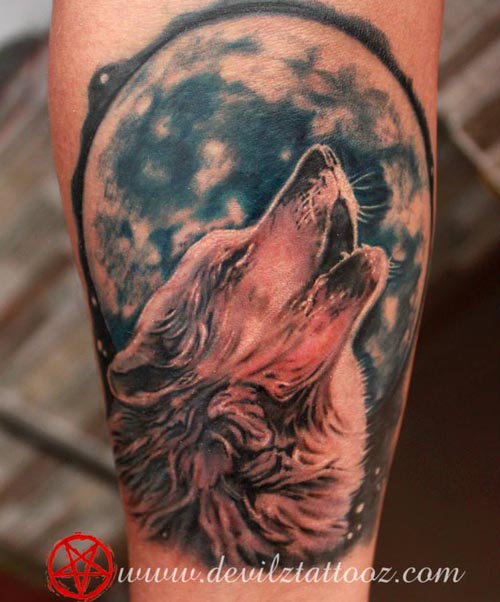 howling wolf tattoo design